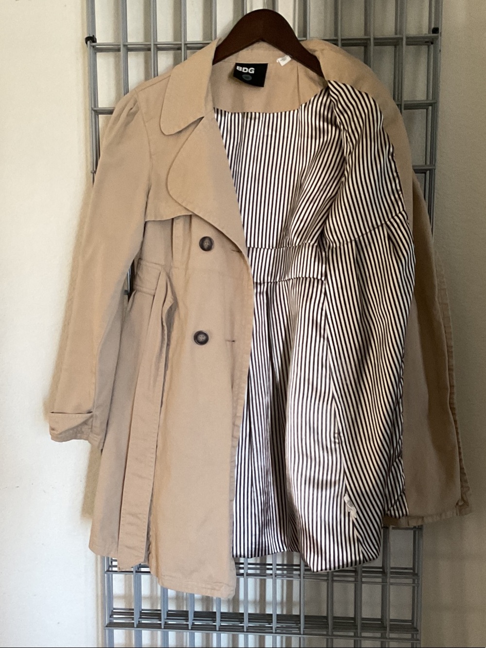 BDG Camel Double-Breasted Trench Coat. EUC M - Picture 4 of 7